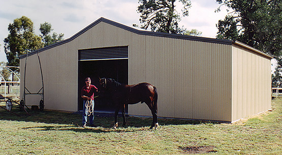 kakadu barn colorbond roller door